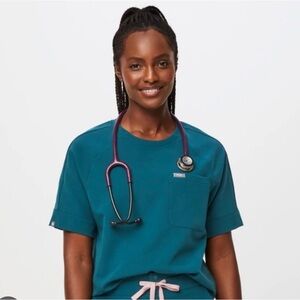 FIGS NWT women’s Kaumba scrub top CARIBBEAN BLUE